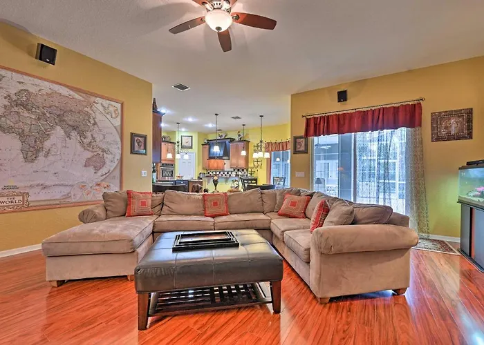 Elegant Valrico Home About 15 Mi To Downtown Tampa!