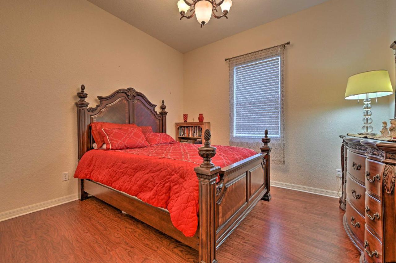 Elegant About 15 Mi To Downtown Tampa! Holiday home *