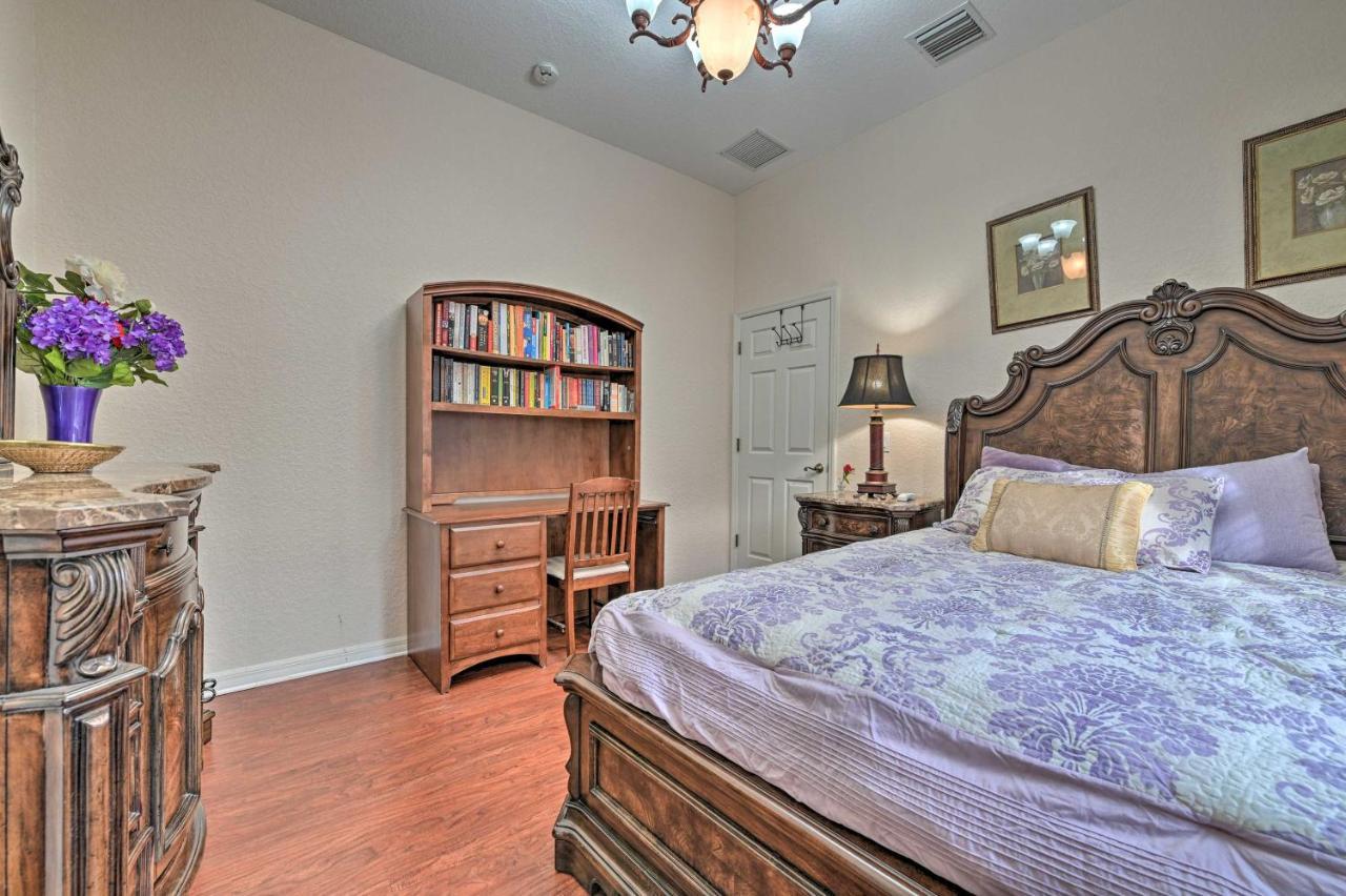 Elegant About 15 Mi To Downtown Tampa! Holiday home Valrico