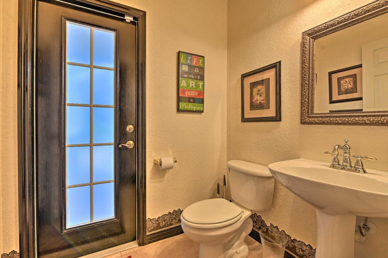 Elegant About 15 Mi To Downtown Tampa! *
